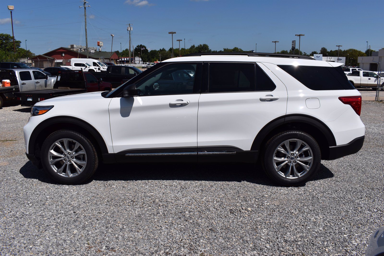 2020 ford explorer xlt