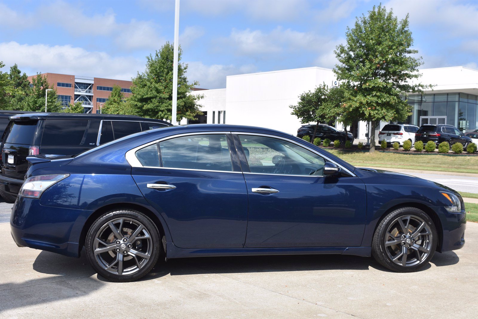 2014 Nissan Maxima Images